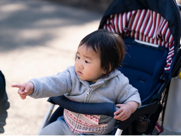 1歳児とのお出かけに持っていくおもちゃの選び方は？