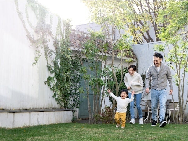 2歳児とのお出かけに持っていくおもちゃの選び方は？