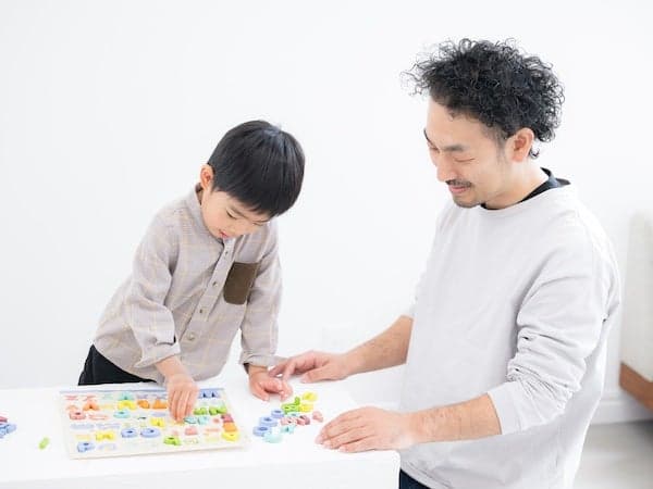 知育玩具のおすすめは？3歳児の発達特徴も