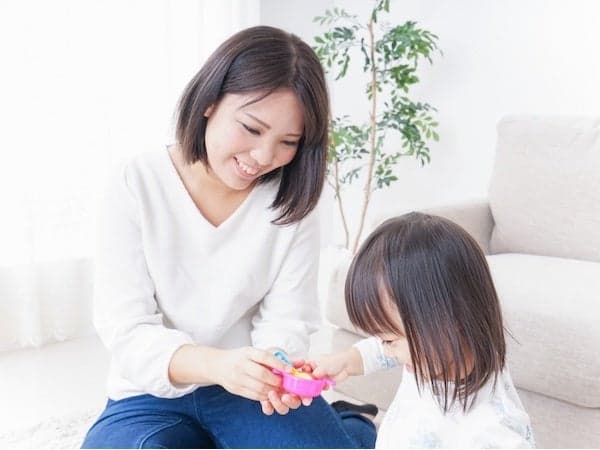 ごっこあそびはいつから？おすすめの年齢別おもちゃも