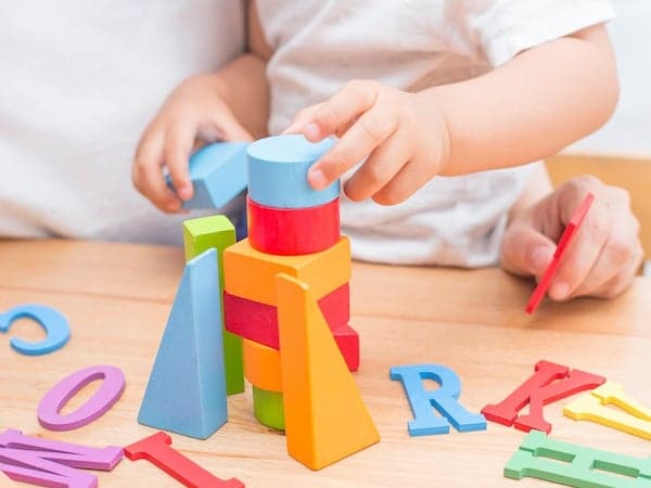 1歳児の室内遊びは準備なしで楽しめる？おすすめの遊び方＆おもちゃを紹介